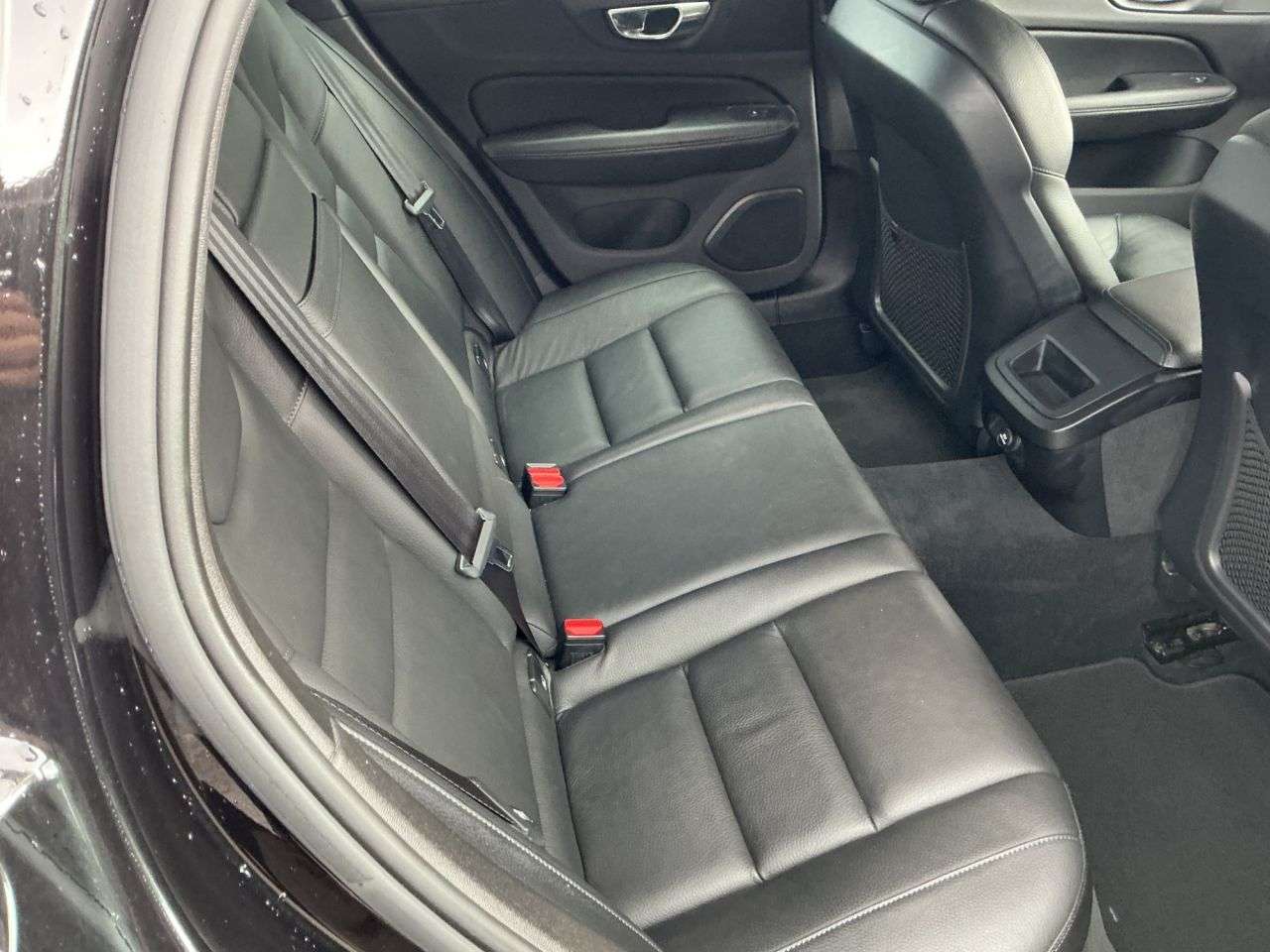2018 VOLVO V60 2018 VOLVO V60
