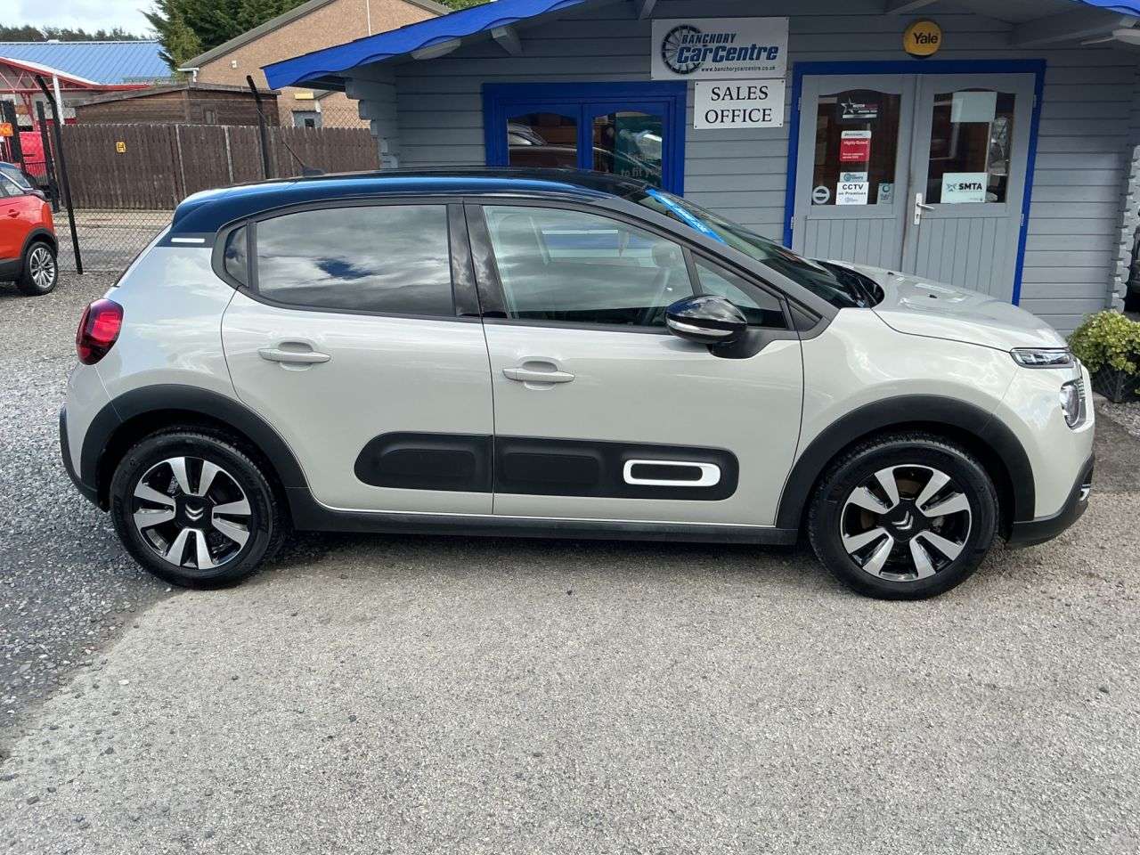 A 2024 CITROEN C3 1.2 PureTech PLUS Hatchback 5dr Petrol Manual Euro 6 (s/s) (83 ps) Call us A 2024 CITROEN C3 1.2 PureTech PLUS Hatchback 5dr Petrol Manual Euro 6 (s/s) (83 ps) Call us