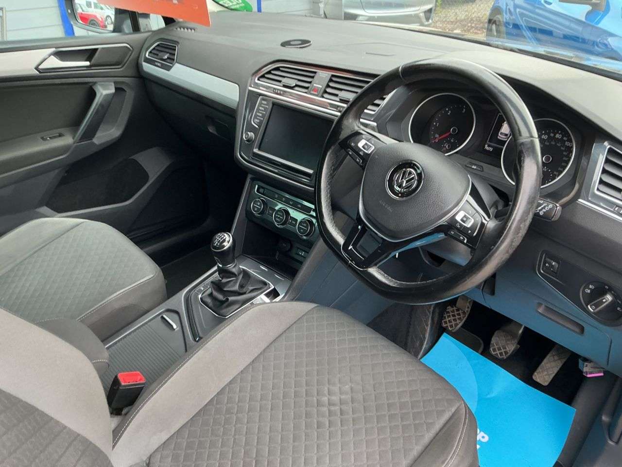 2017 VOLKSWAGEN TIGUAN 2017 VOLKSWAGEN TIGUAN