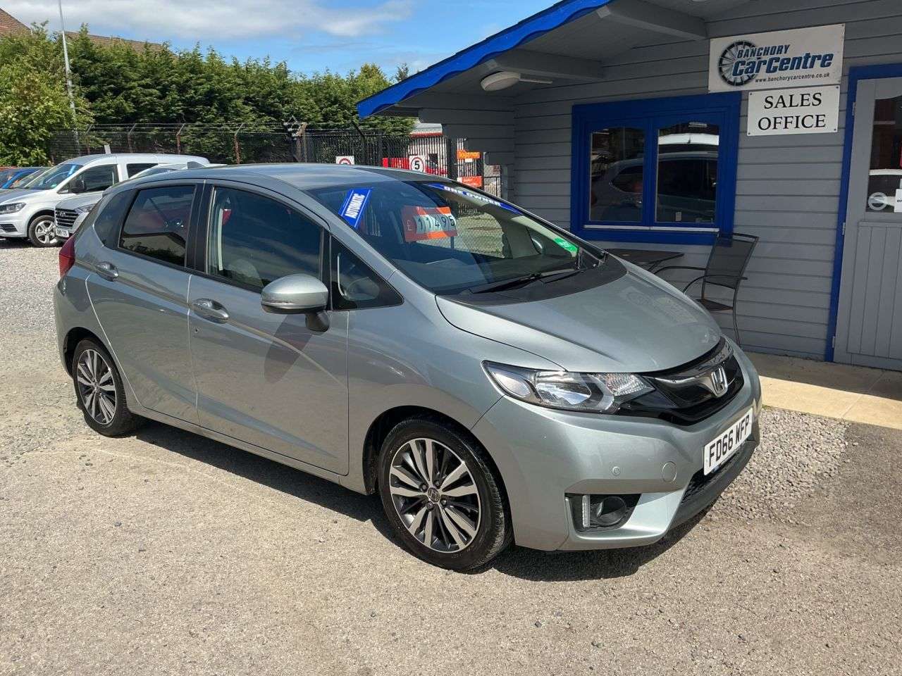 A 2016 HONDA JAZZ 1.3 i-VTEC EX Navi Hatchback 5dr Petrol CVT Euro 6 (s/s) (102 ps) Free 12 M A 2016 HONDA JAZZ 1.3 i-VTEC EX Navi Hatchback 5dr Petrol CVT Euro 6 (s/s) (102 ps) Free 12 M