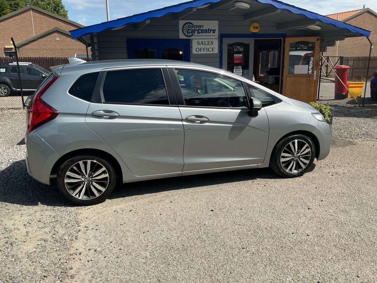 A 2016 HONDA JAZZ 1.3 i-VTEC EX Navi Hatchback 5dr Petrol CVT Euro 6 (s/s) (102 ps) Free 12 M A 2016 HONDA JAZZ 1.3 i-VTEC EX Navi Hatchback 5dr Petrol CVT Euro 6 (s/s) (102 ps) Free 12 M
