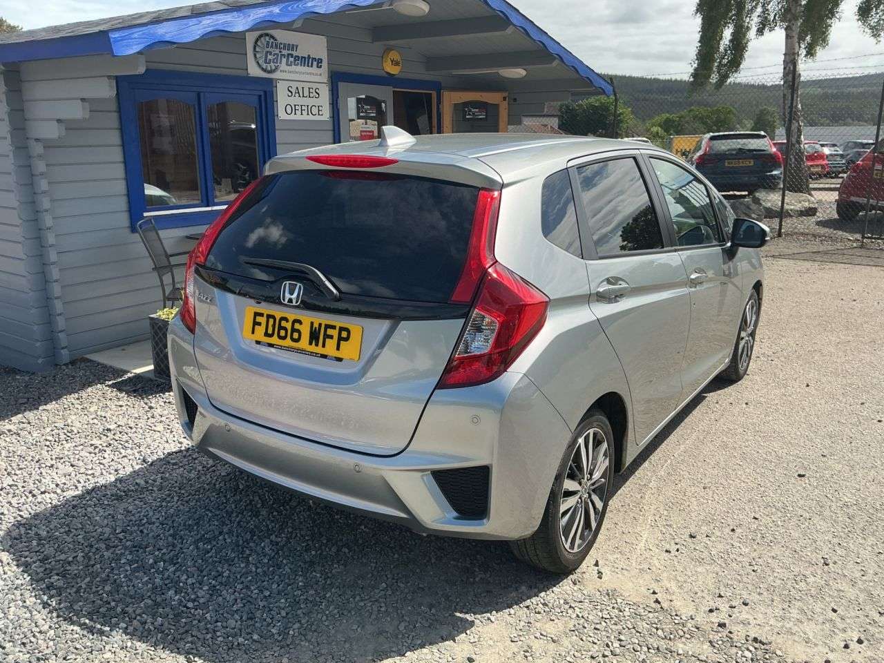 A 2016 HONDA JAZZ 1.3 i-VTEC EX Navi Hatchback 5dr Petrol CVT Euro 6 (s/s) (102 ps) Free 12 M A 2016 HONDA JAZZ 1.3 i-VTEC EX Navi Hatchback 5dr Petrol CVT Euro 6 (s/s) (102 ps) Free 12 M