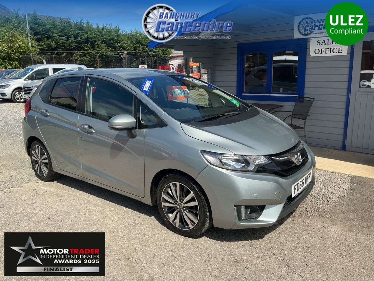 A 2016 HONDA JAZZ 1.3 i-VTEC EX Navi Hatchback 5dr Petrol CVT Euro 6 (s/s) (102 ps) Free 12 M A 2016 HONDA JAZZ 1.3 i-VTEC EX Navi Hatchback 5dr Petrol CVT Euro 6 (s/s) (102 ps) Free 12 M
