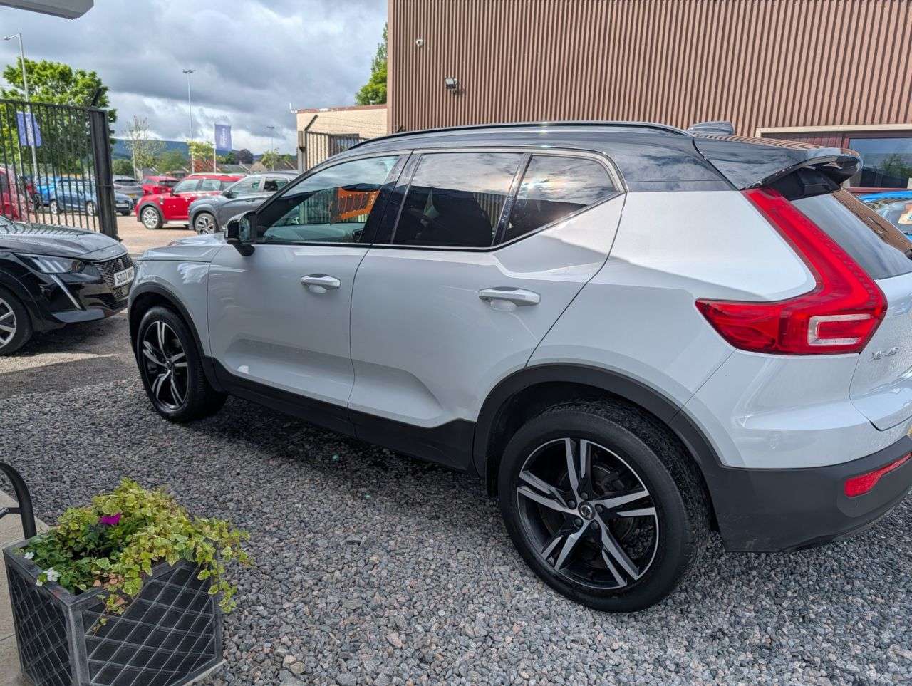 2021 VOLVO XC40 2021 VOLVO XC40
