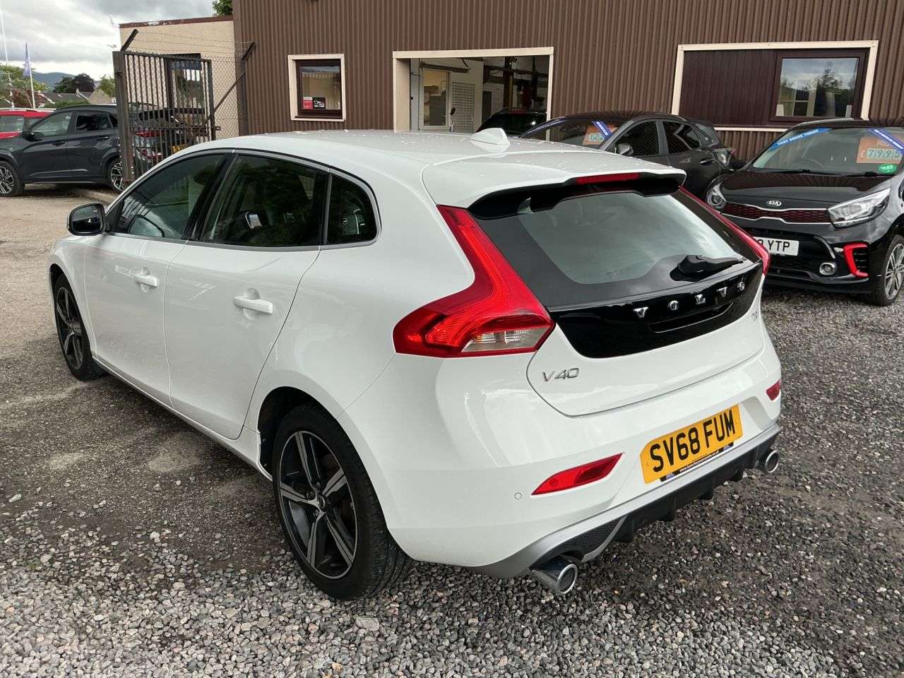 2018 VOLVO V40 2018 VOLVO V40