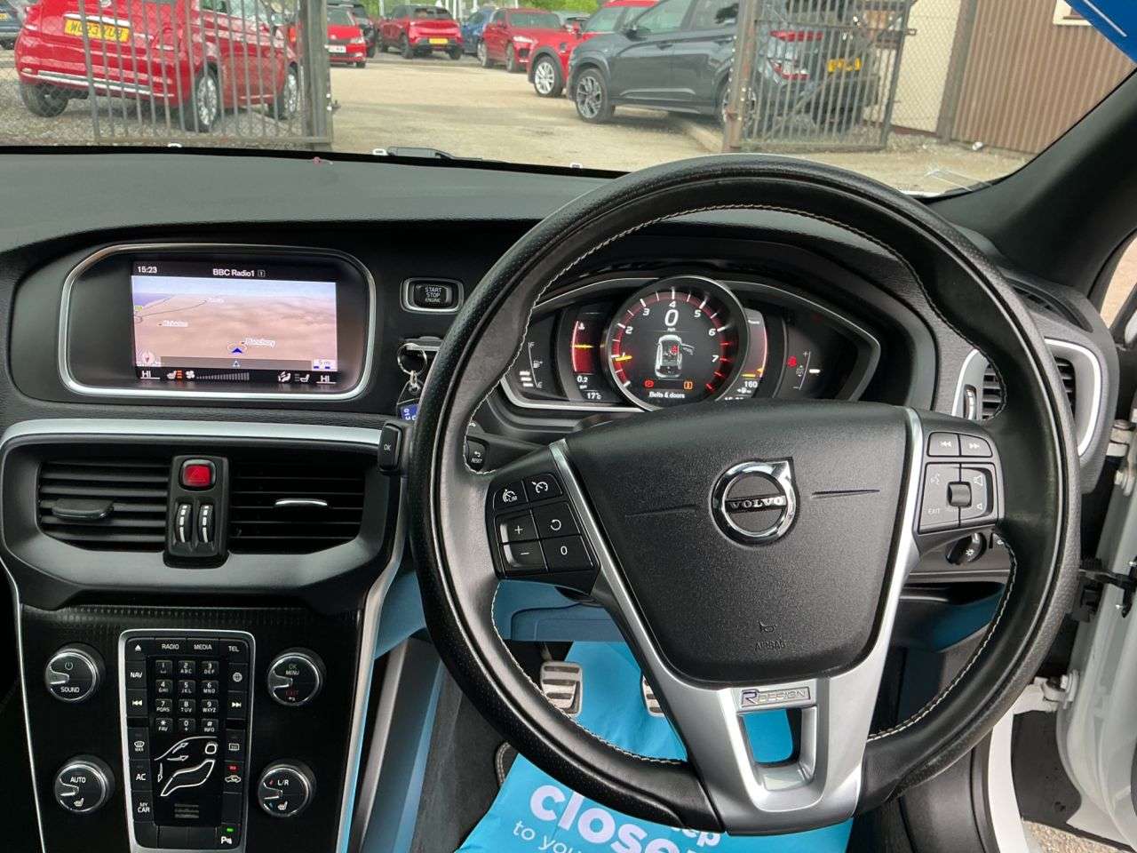 2018 VOLVO V40 2018 VOLVO V40