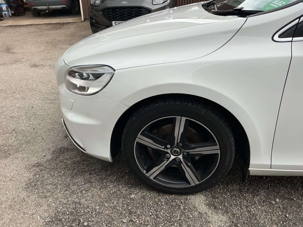 2018 VOLVO V40 2018 VOLVO V40