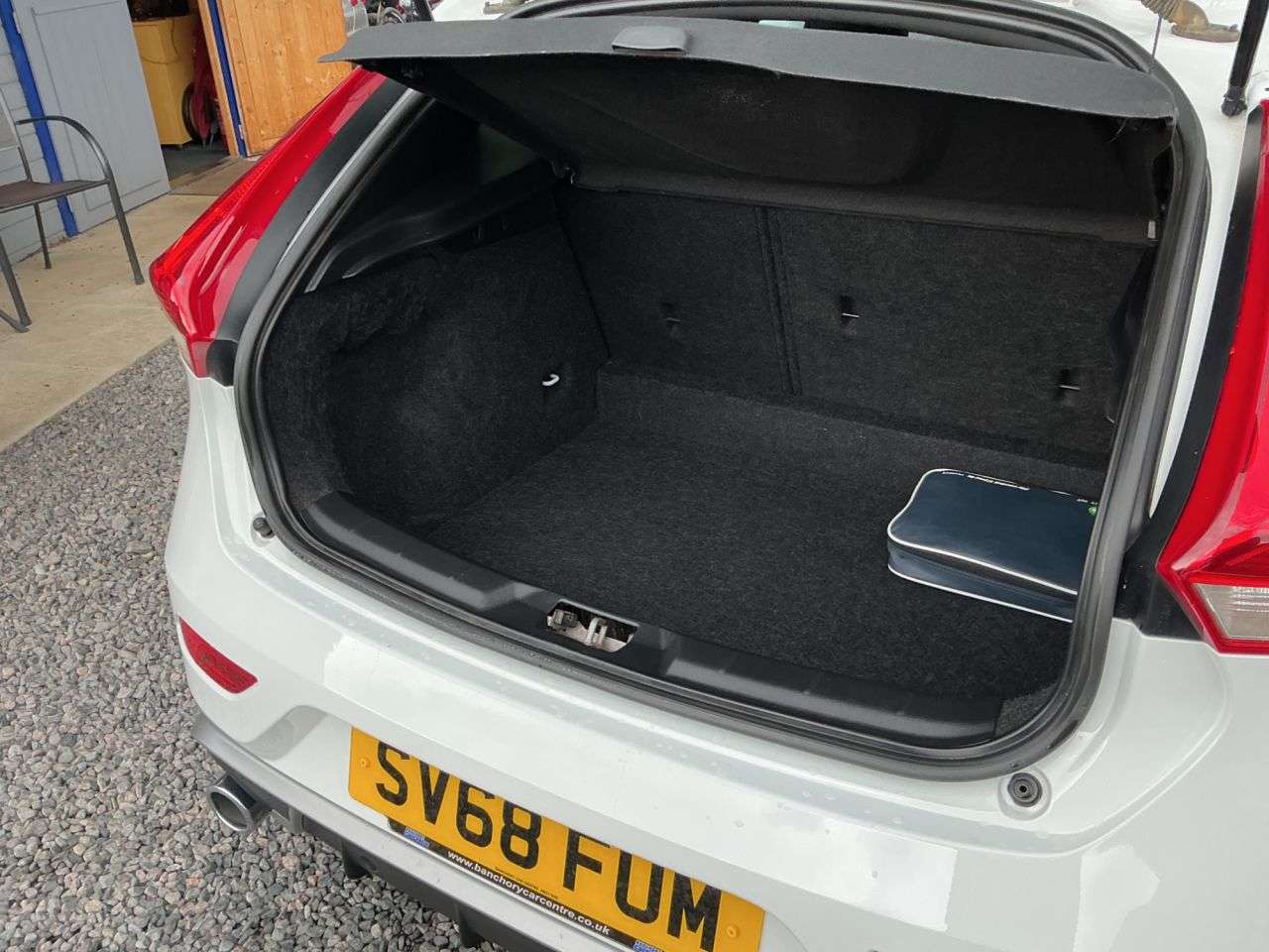 2018 VOLVO V40 2018 VOLVO V40