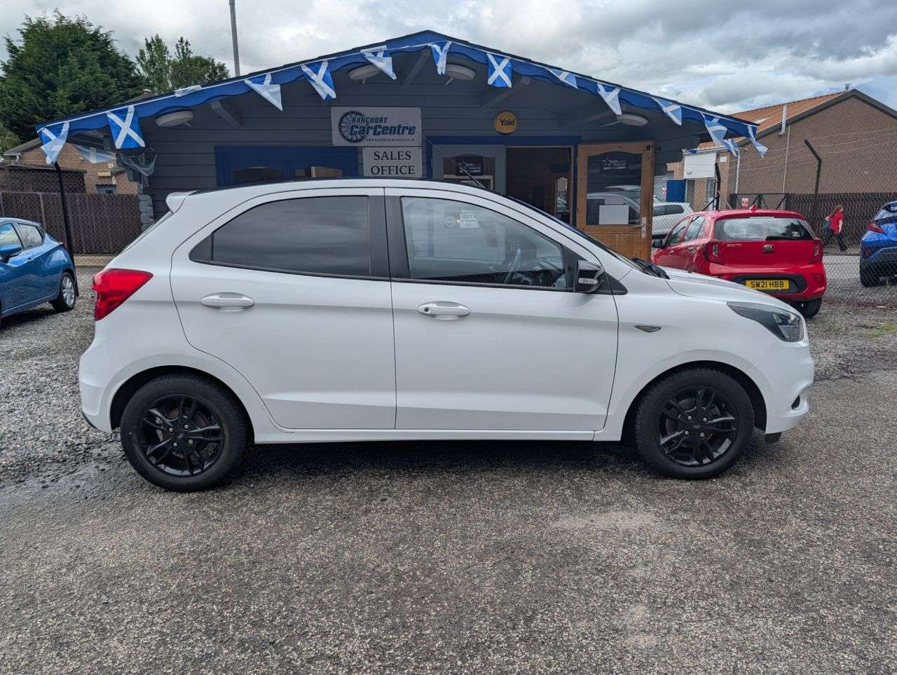 A 2017 FORD KA+ 1.2 Ti-VCT Zetec White Edition Hatchback 5dr Petrol Manual Euro 6 (85 ps) I A 2017 FORD KA+ 1.2 Ti-VCT Zetec White Edition Hatchback 5dr Petrol Manual Euro 6 (85 ps) I