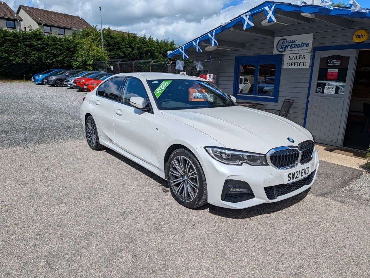 A 2021 BMW 3 SERIES 2.0 330e 12kWh M Sport Saloon 4dr Petrol Plug-in Hybrid Auto xDrive Euro 6 A 2021 BMW 3 SERIES 2.0 330e 12kWh M Sport Saloon 4dr Petrol Plug-in Hybrid Auto xDrive Euro 6