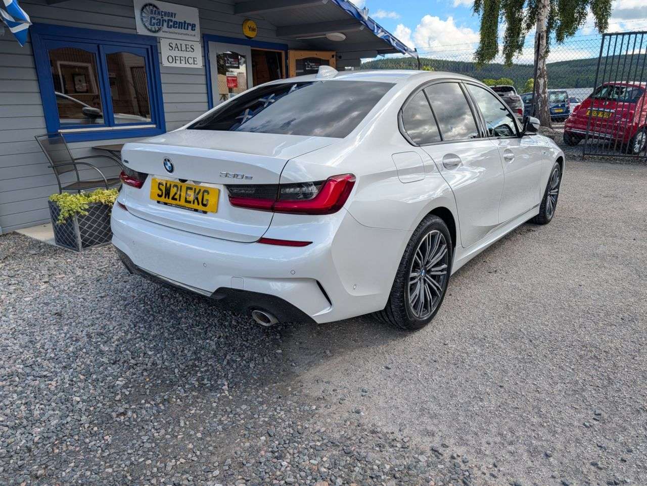 A 2021 BMW 3 SERIES 2.0 330e 12kWh M Sport Saloon 4dr Petrol Plug-in Hybrid Auto xDrive Euro 6 A 2021 BMW 3 SERIES 2.0 330e 12kWh M Sport Saloon 4dr Petrol Plug-in Hybrid Auto xDrive Euro 6