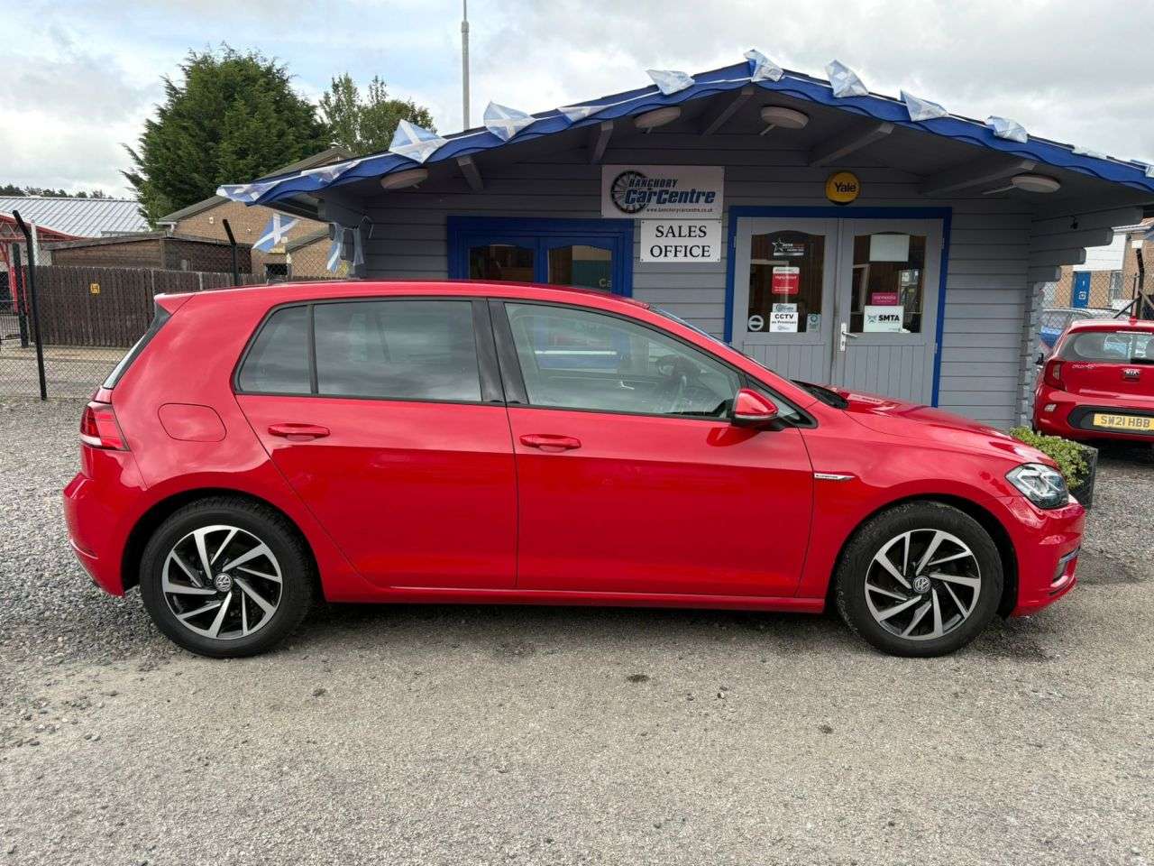 A 2020 VOLKSWAGEN GOLF 1.5 TSI EVO Match Edition Hatchback 5dr Petrol Manual Euro 6 (s/s) (130 ps) A 2020 VOLKSWAGEN GOLF 1.5 TSI EVO Match Edition Hatchback 5dr Petrol Manual Euro 6 (s/s) (130 ps)
