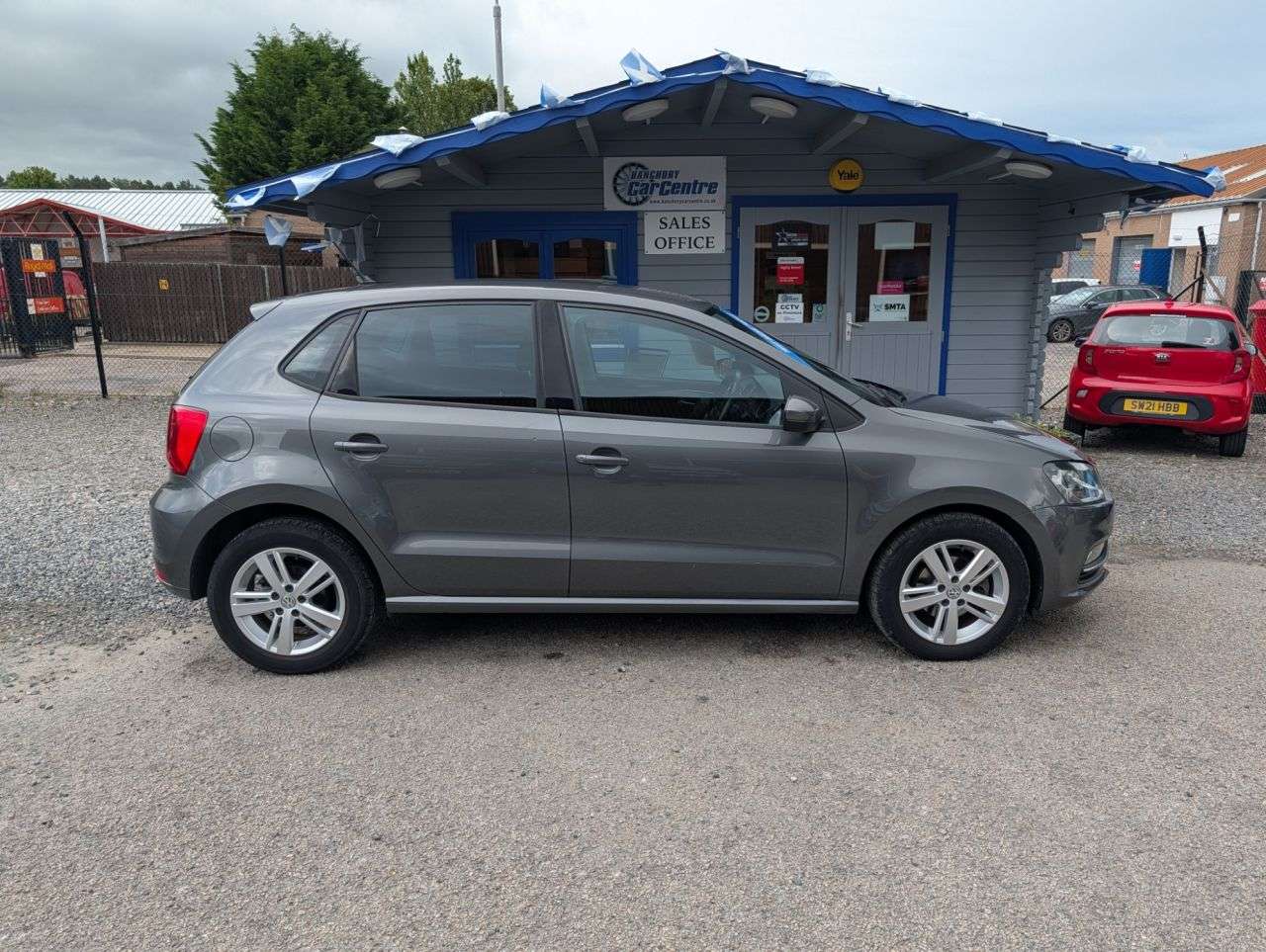 A 2017 VOLKSWAGEN POLO 1.2 TSI Match Edition Hatchback 5dr Petrol Manual Euro 6 (s/s) (90 ps) Econ A 2017 VOLKSWAGEN POLO 1.2 TSI Match Edition Hatchback 5dr Petrol Manual Euro 6 (s/s) (90 ps) Econ