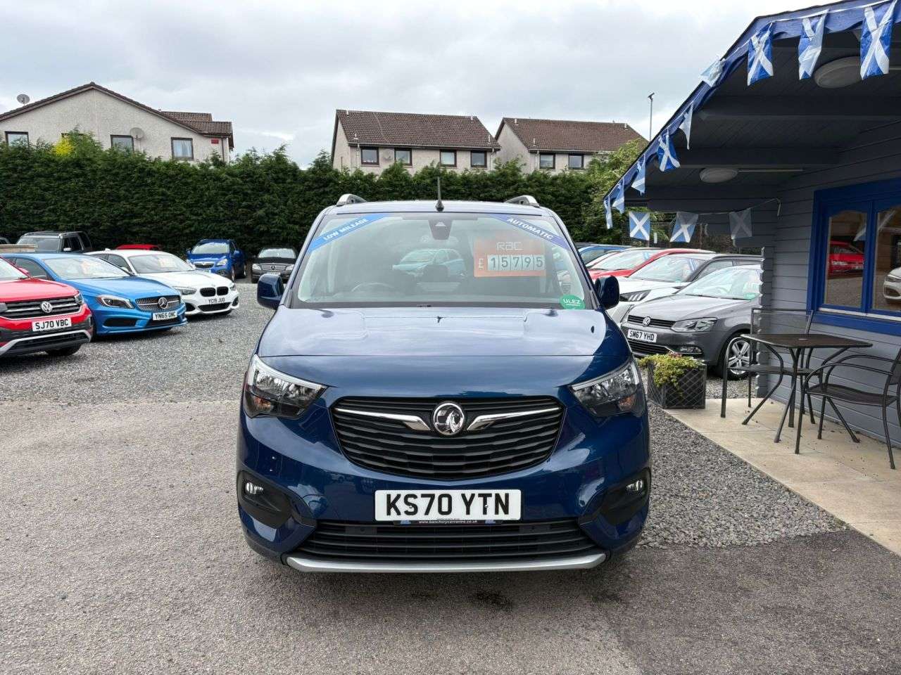 A 2020 VAUXHALL COMBO LIFE 1.2 Turbo Elite MPV 5dr Petrol Auto Euro 6 (s/s) (130 ps) Loads of space A 2020 VAUXHALL COMBO LIFE 1.2 Turbo Elite MPV 5dr Petrol Auto Euro 6 (s/s) (130 ps) Loads of space