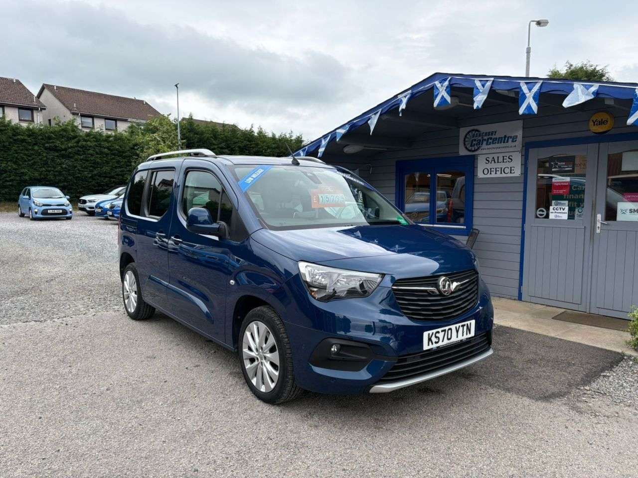 A 2020 VAUXHALL COMBO LIFE 1.2 Turbo Elite MPV 5dr Petrol Auto Euro 6 (s/s) (130 ps) Loads of space A 2020 VAUXHALL COMBO LIFE 1.2 Turbo Elite MPV 5dr Petrol Auto Euro 6 (s/s) (130 ps) Loads of space