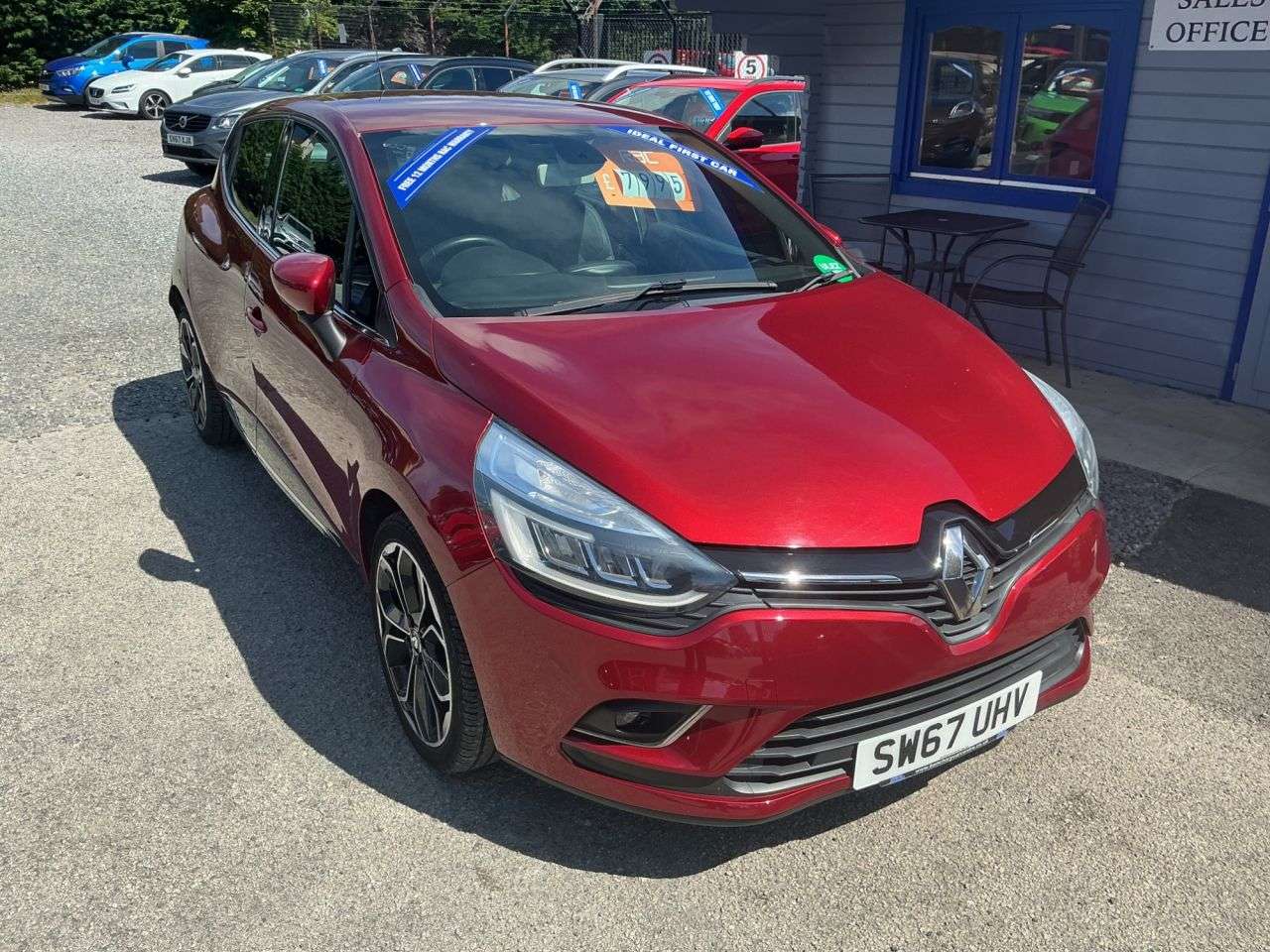 A 2017 RENAULT CLIO 0.9 TCe Dynamique S Nav Hatchback 5dr Petrol Manual Euro 6 (s/s) (90 ps) Gr A 2017 RENAULT CLIO 0.9 TCe Dynamique S Nav Hatchback 5dr Petrol Manual Euro 6 (s/s) (90 ps) Gr