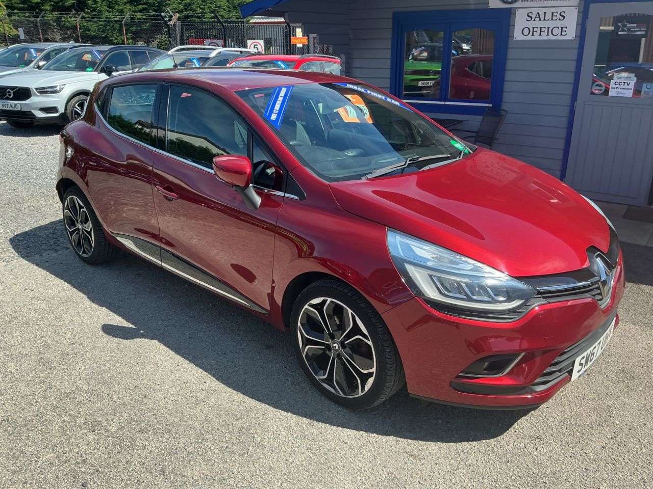 A 2017 RENAULT CLIO 0.9 TCe Dynamique S Nav Hatchback 5dr Petrol Manual Euro 6 (s/s) (90 ps) Gr A 2017 RENAULT CLIO 0.9 TCe Dynamique S Nav Hatchback 5dr Petrol Manual Euro 6 (s/s) (90 ps) Gr