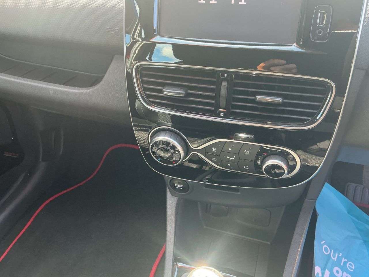 2017 RENAULT CLIO 2017 RENAULT CLIO