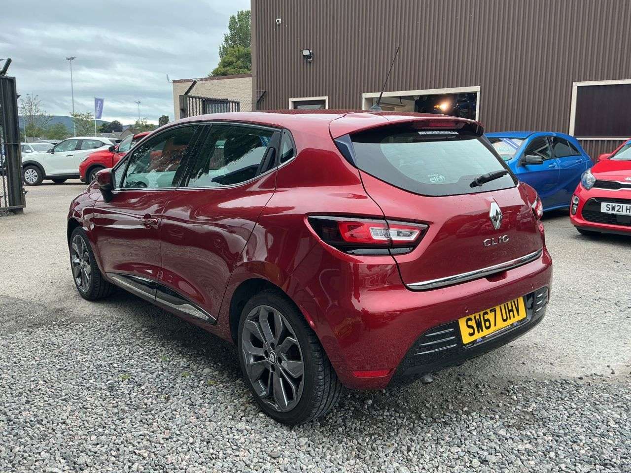 A 2017 RENAULT CLIO 0.9 TCe Dynamique S Nav Hatchback 5dr Petrol Manual Euro 6 (s/s) (90 ps) Gr A 2017 RENAULT CLIO 0.9 TCe Dynamique S Nav Hatchback 5dr Petrol Manual Euro 6 (s/s) (90 ps) Gr