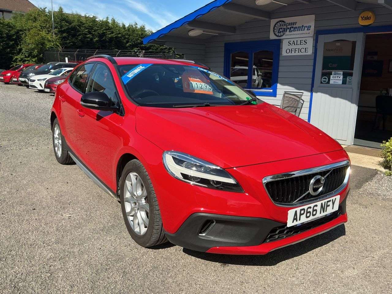 A 2017 VOLVO V40 CROSS COUNTRY 2.0 D2 Pro Hatchback 5dr Diesel Auto Euro 6 (s/s) (120 ps) Part Exchange We A 2017 VOLVO V40 CROSS COUNTRY 2.0 D2 Pro Hatchback 5dr Diesel Auto Euro 6 (s/s) (120 ps) Part Exchange We