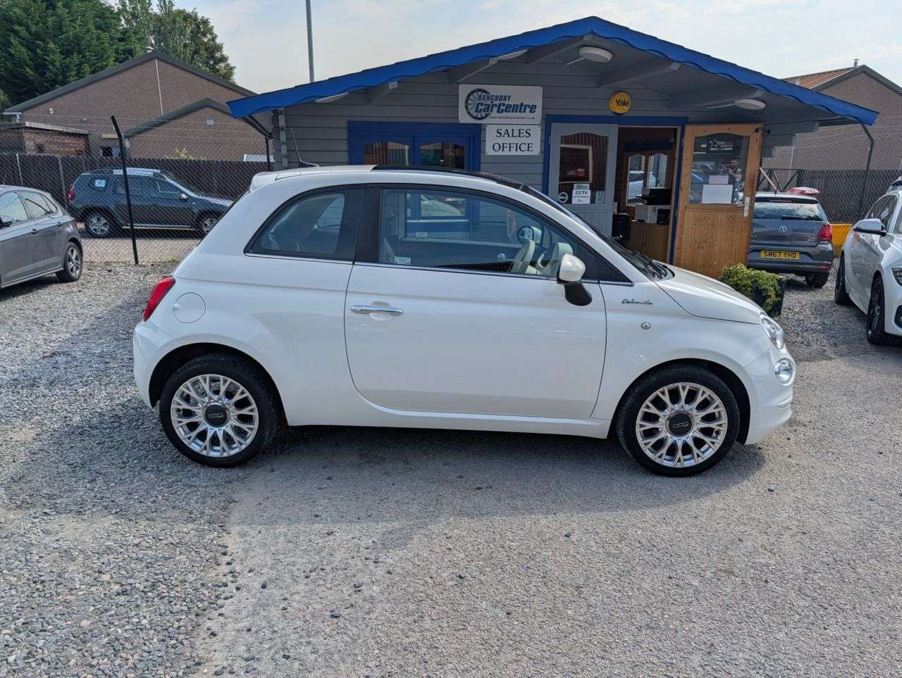 A 2022 FIAT 500 1.0 MHEV Dolcevita Hatchback 3dr Petrol Manual Euro 6 (s/s) (70 bhp) Free 1 A 2022 FIAT 500 1.0 MHEV Dolcevita Hatchback 3dr Petrol Manual Euro 6 (s/s) (70 bhp) Free 1