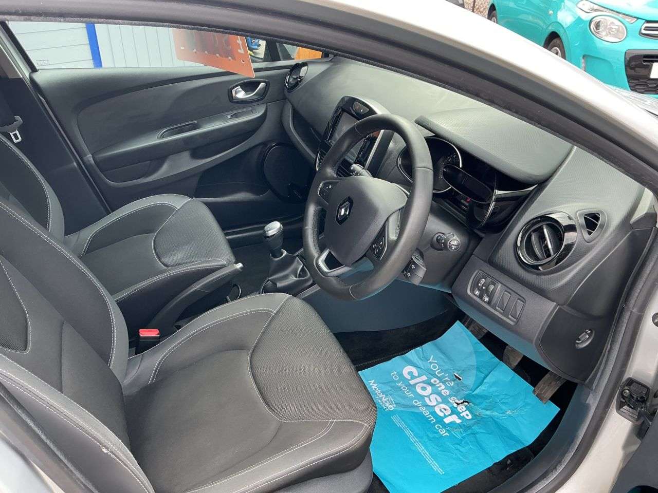 2018 RENAULT CLIO 2018 RENAULT CLIO