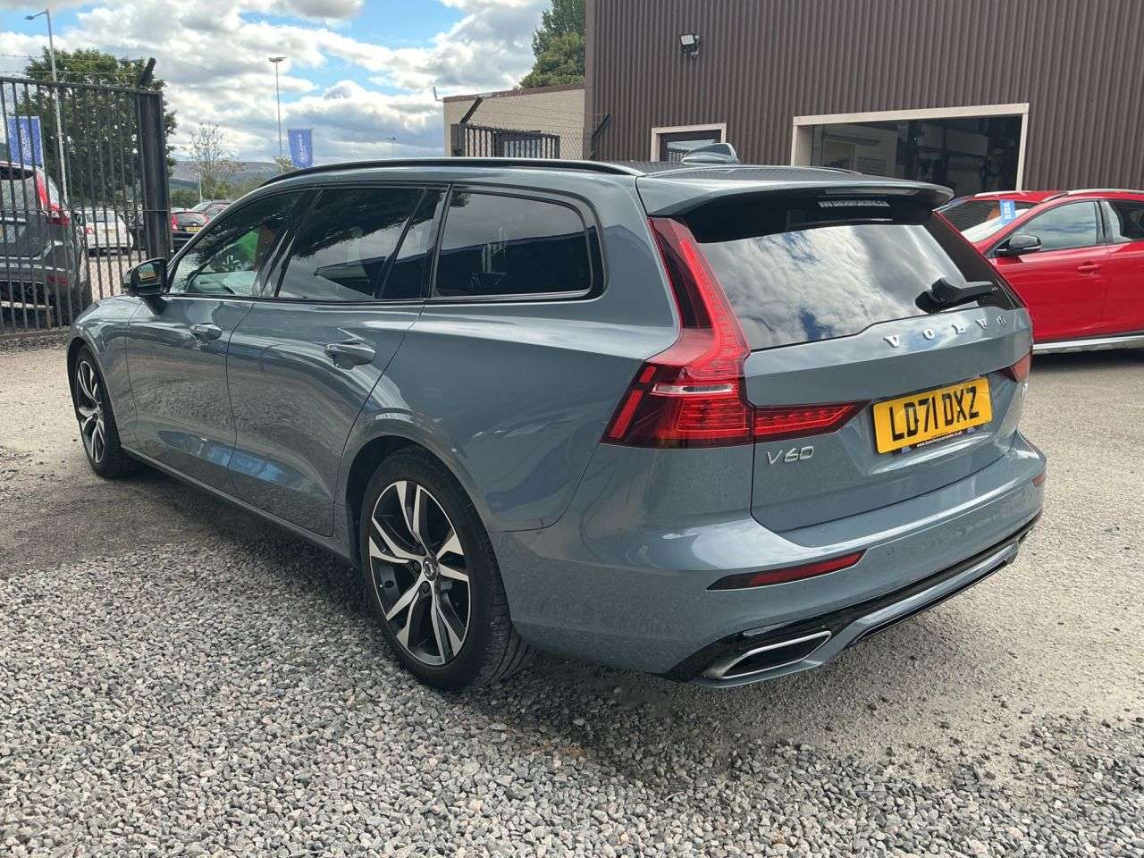 2021 VOLVO V60 2021 VOLVO V60
