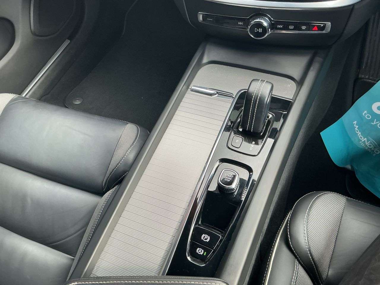2021 VOLVO V60 2021 VOLVO V60