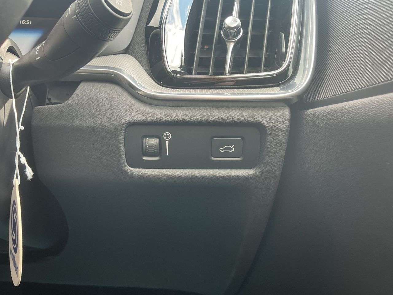 2021 VOLVO V60 2021 VOLVO V60