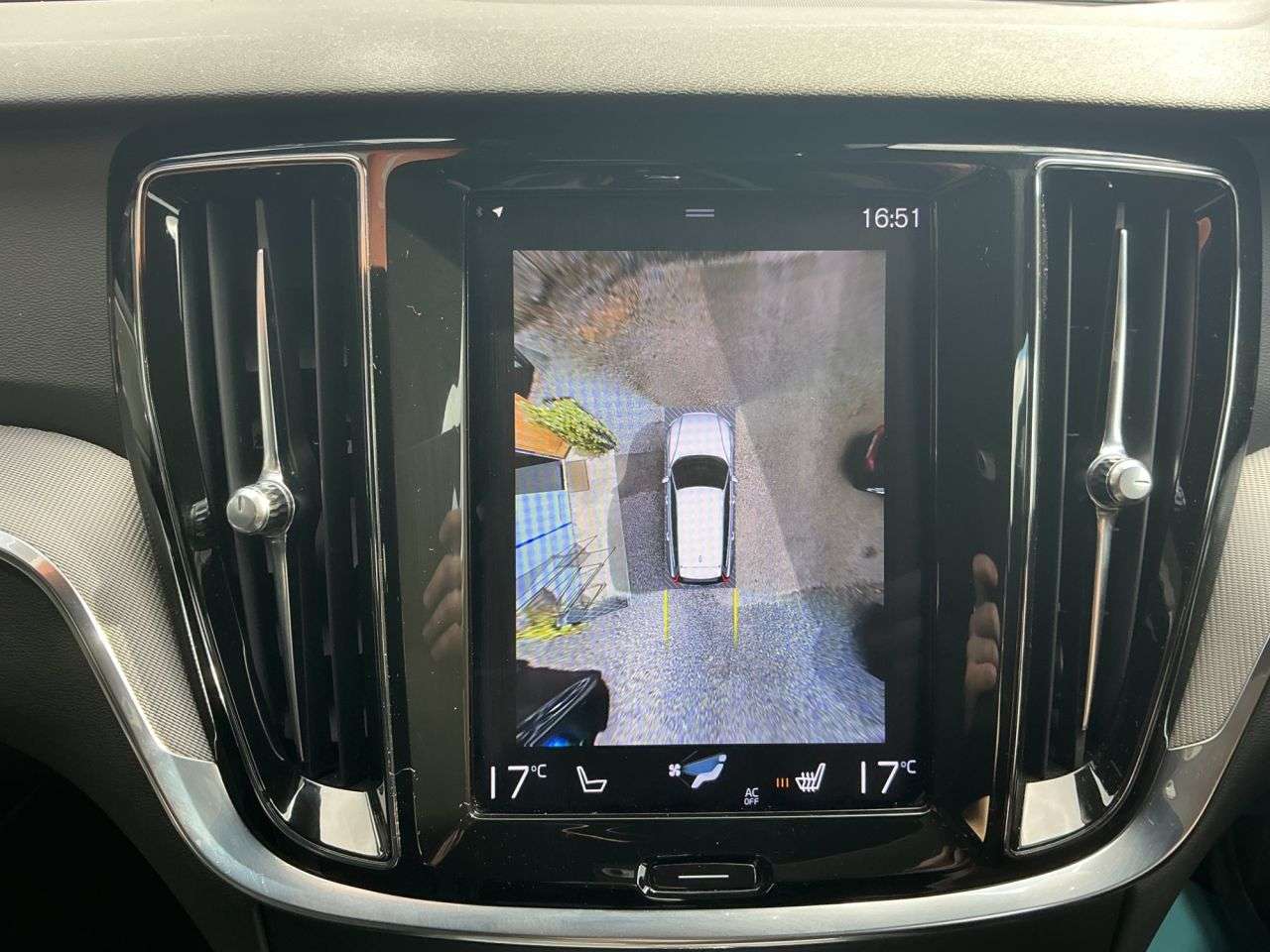 2021 VOLVO V60 2021 VOLVO V60