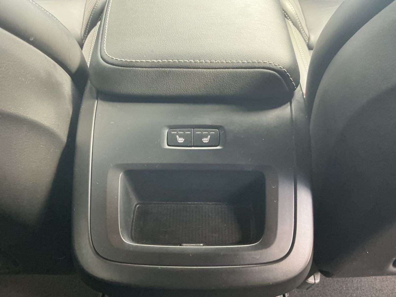 2021 VOLVO V60 2021 VOLVO V60