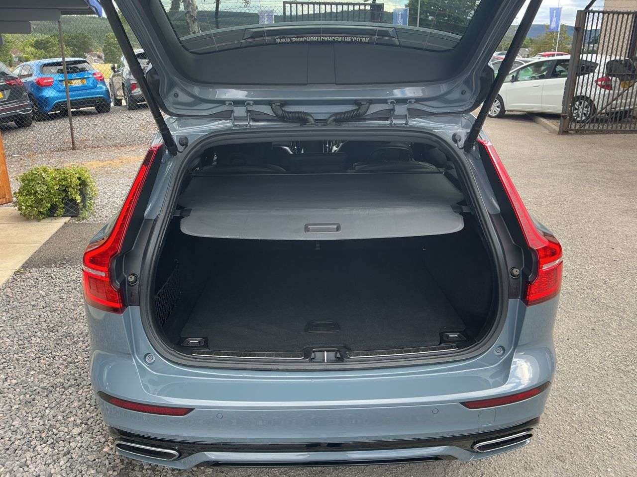 2021 VOLVO V60 2021 VOLVO V60