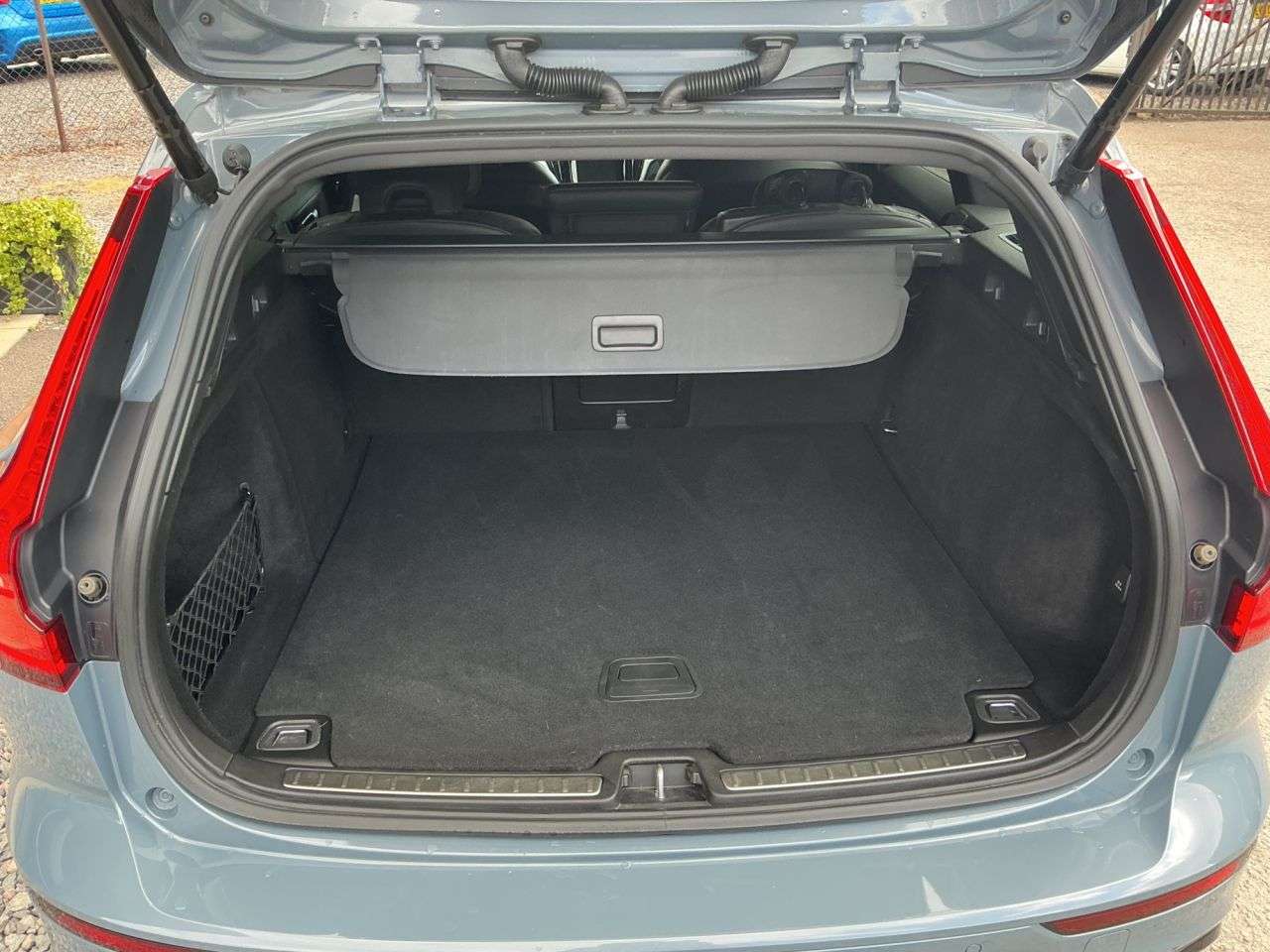2021 VOLVO V60 2021 VOLVO V60