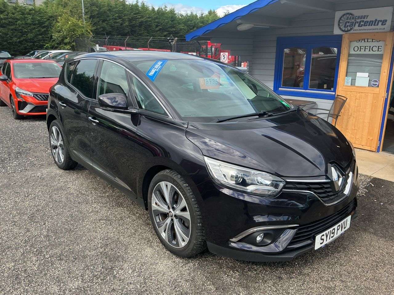 A 2019 RENAULT SCENIC 1.3 TCe Signature MPV 5dr Petrol Manual Euro 6 (s/s) (140 ps) Loads of spac A 2019 RENAULT SCENIC 1.3 TCe Signature MPV 5dr Petrol Manual Euro 6 (s/s) (140 ps) Loads of spac