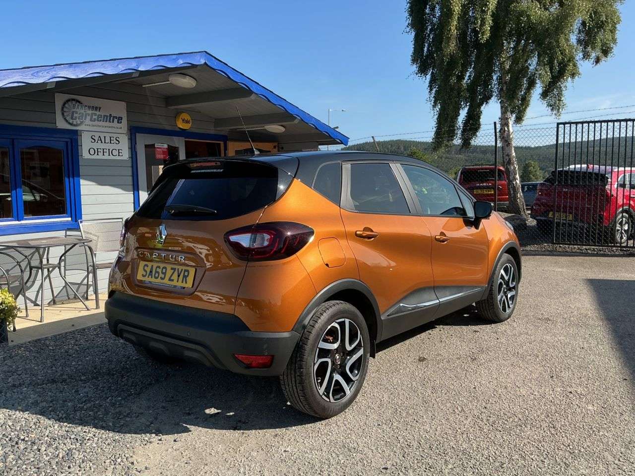 A 2019 RENAULT CAPTUR 0.9 TCe ENERGY Iconic SUV 5dr Petrol Manual Euro 6 (s/s) (90 ps) Free 12 Mo A 2019 RENAULT CAPTUR 0.9 TCe ENERGY Iconic SUV 5dr Petrol Manual Euro 6 (s/s) (90 ps) Free 12 Mo
