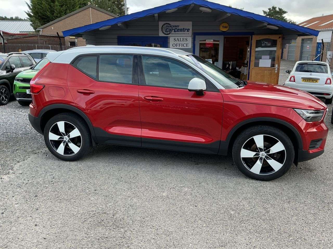 A 2019 VOLVO XC40 1.5 T3 Momentum SUV 5dr Petrol Manual Euro 6 (s/s) (163 ps) One owner from A 2019 VOLVO XC40 1.5 T3 Momentum SUV 5dr Petrol Manual Euro 6 (s/s) (163 ps) One owner from