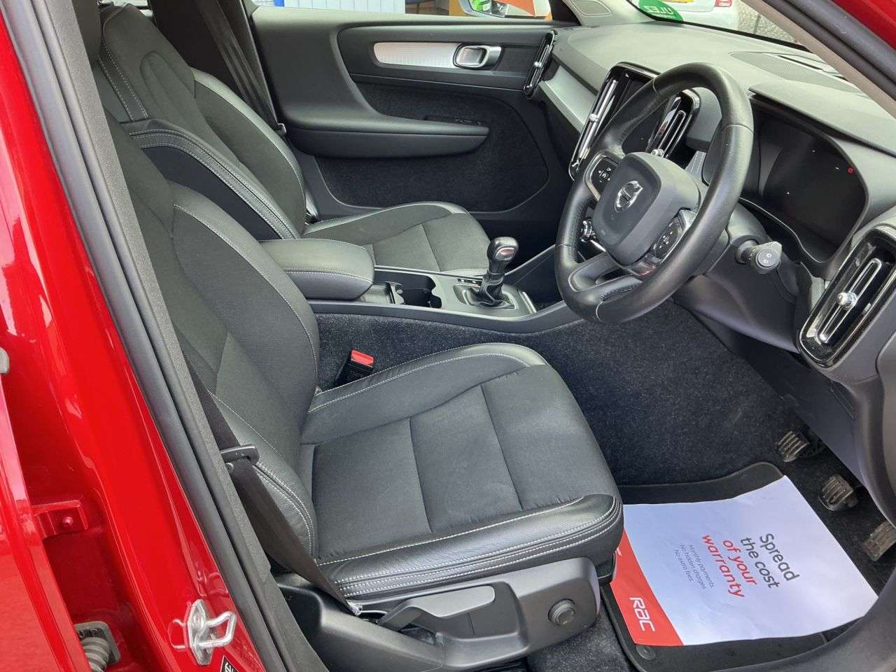 2019 VOLVO XC40 2019 VOLVO XC40