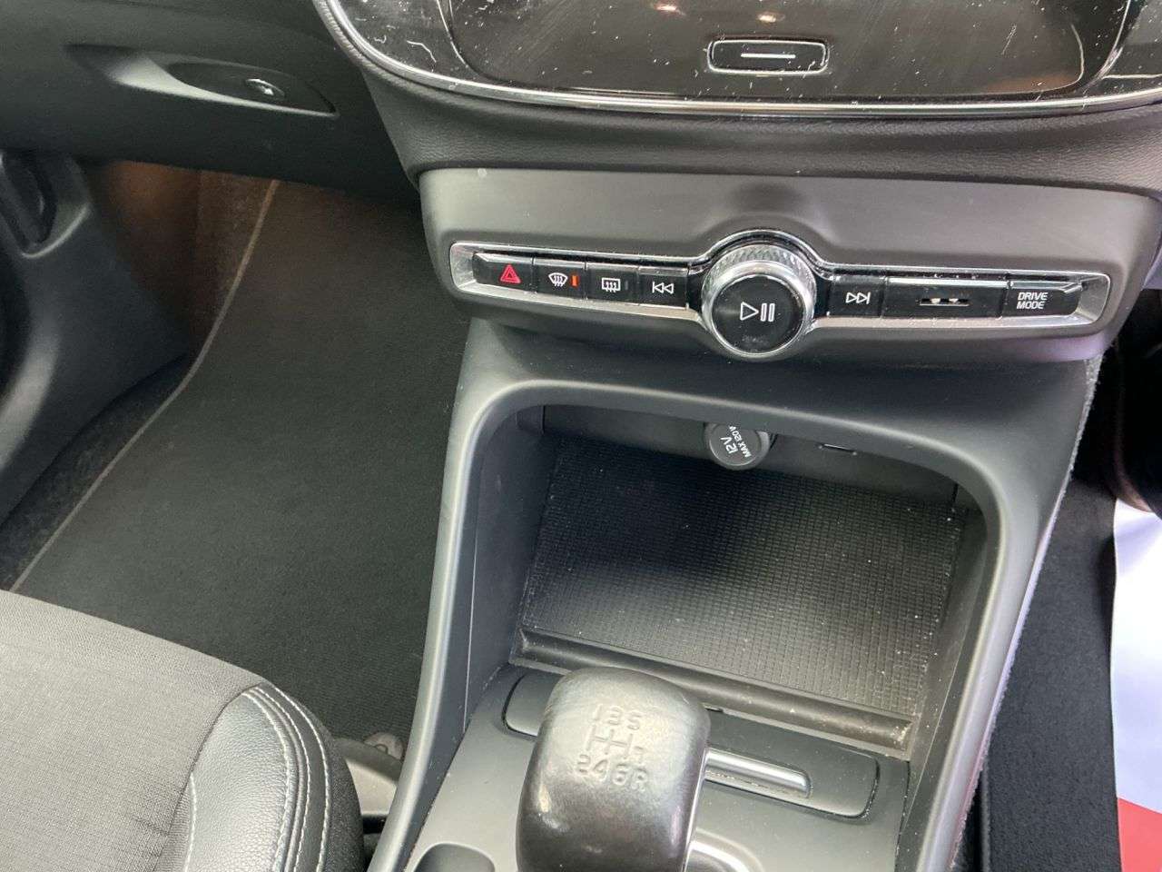 2019 VOLVO XC40 2019 VOLVO XC40