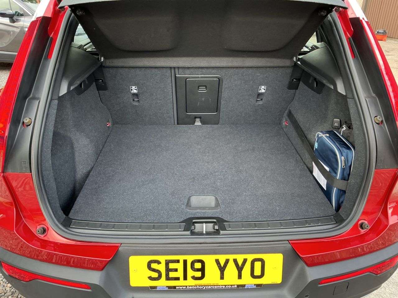 2019 VOLVO XC40 2019 VOLVO XC40