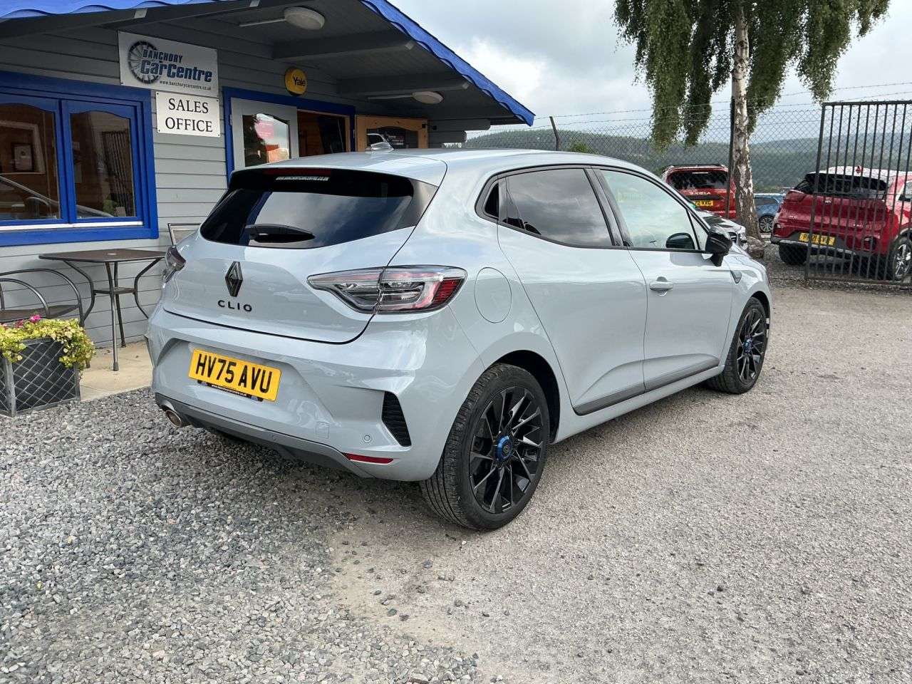 A 2025 RENAULT CLIO 1.0 TCe esprit Alpine Hatchback 5dr Petrol Manual Euro 6 (s/s) (90 ps) A 2025 RENAULT CLIO 1.0 TCe esprit Alpine Hatchback 5dr Petrol Manual Euro 6 (s/s) (90 ps)