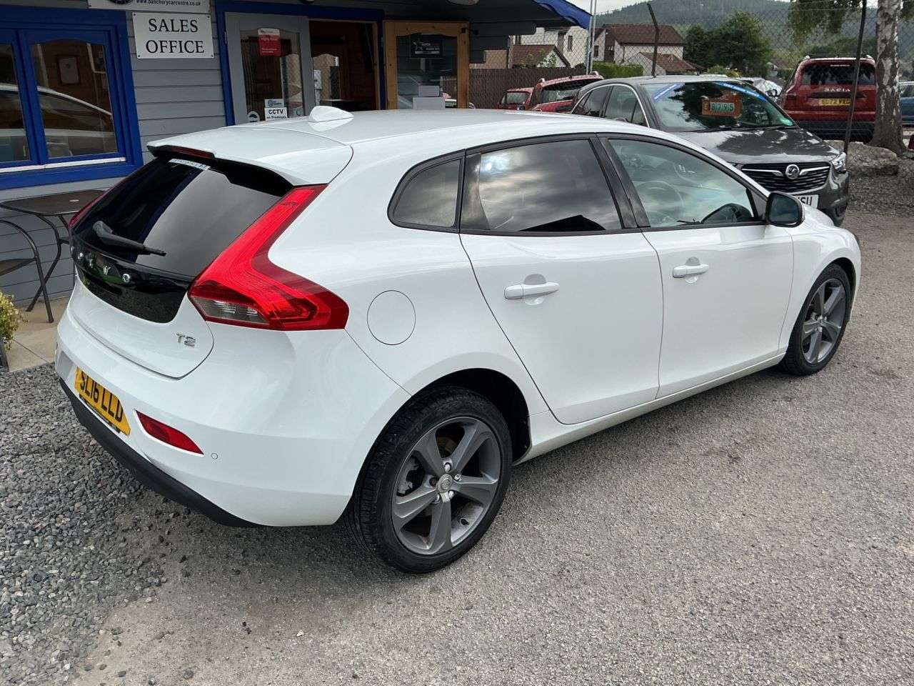2016 VOLVO V40 2016 VOLVO V40