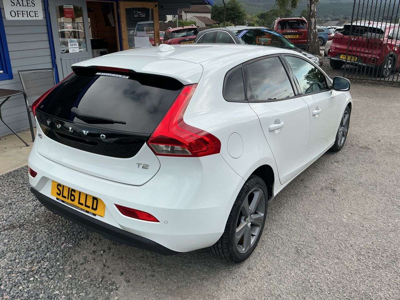 2016 VOLVO V40 2016 VOLVO V40