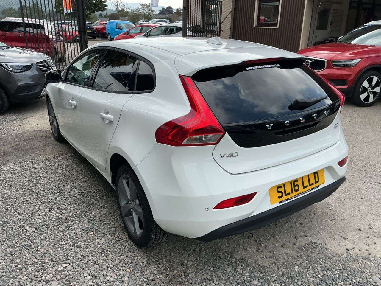 2016 VOLVO V40 2016 VOLVO V40