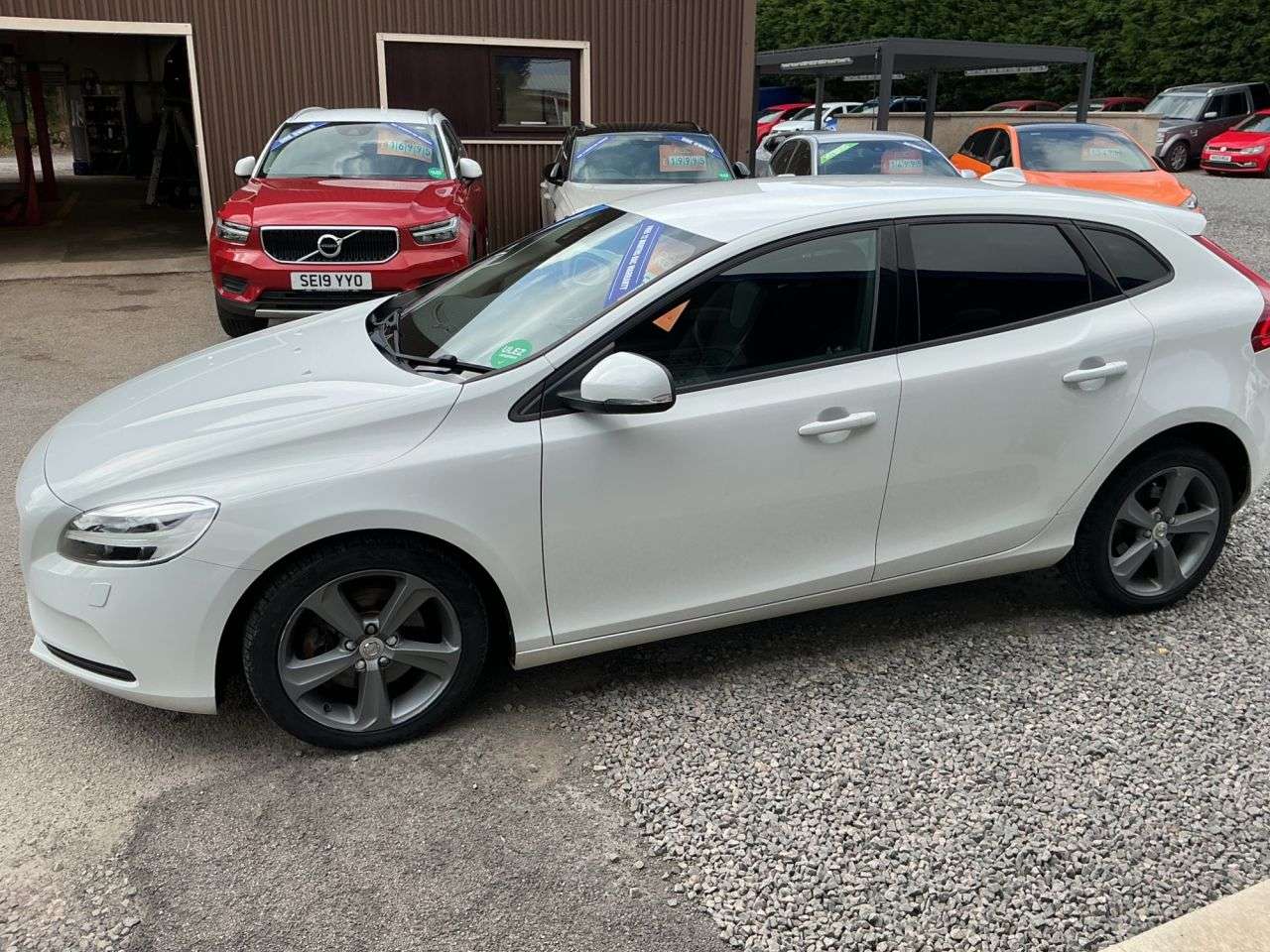 2016 VOLVO V40 2016 VOLVO V40