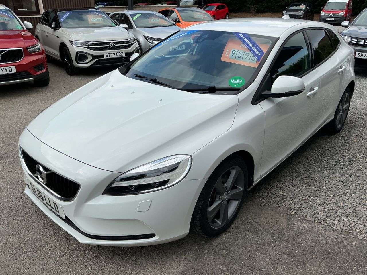 2016 VOLVO V40 2016 VOLVO V40
