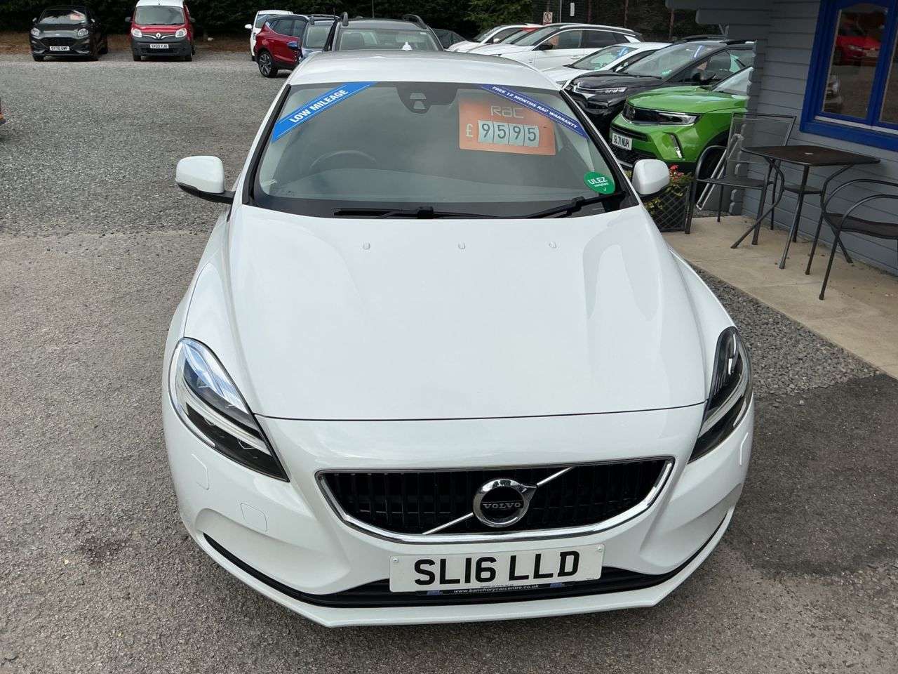 2016 VOLVO V40 2016 VOLVO V40