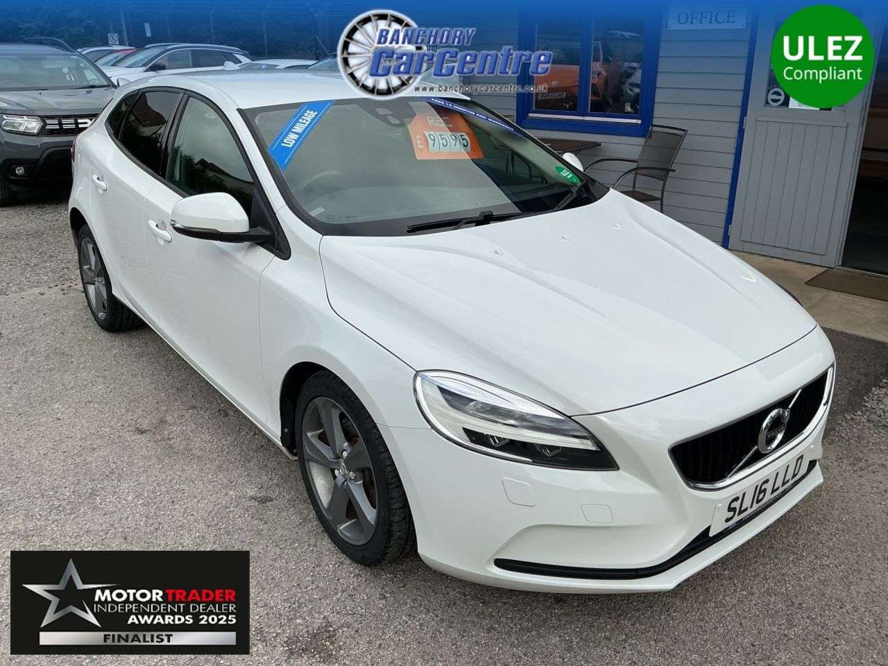 A 2016 VOLVO V40 2.0 T2 Momentum Hatchback 5dr Petrol Manual Euro 6 (s/s) (122 ps) Very Low A 2016 VOLVO V40 2.0 T2 Momentum Hatchback 5dr Petrol Manual Euro 6 (s/s) (122 ps) Very Low