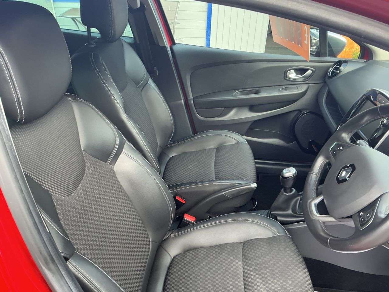 2019 RENAULT CLIO 2019 RENAULT CLIO