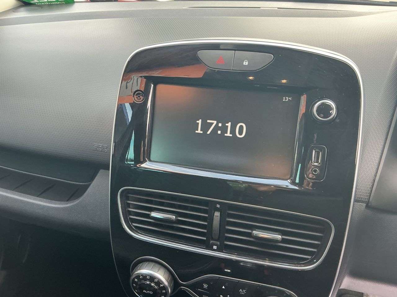 2019 RENAULT CLIO 2019 RENAULT CLIO