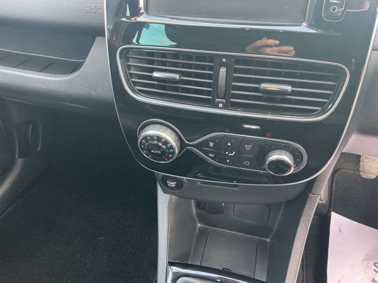 2019 RENAULT CLIO 2019 RENAULT CLIO